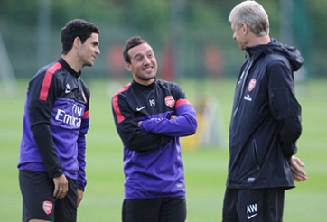 Cazorla bất ngờ ra yêu sách với HLV Arsene Wenger